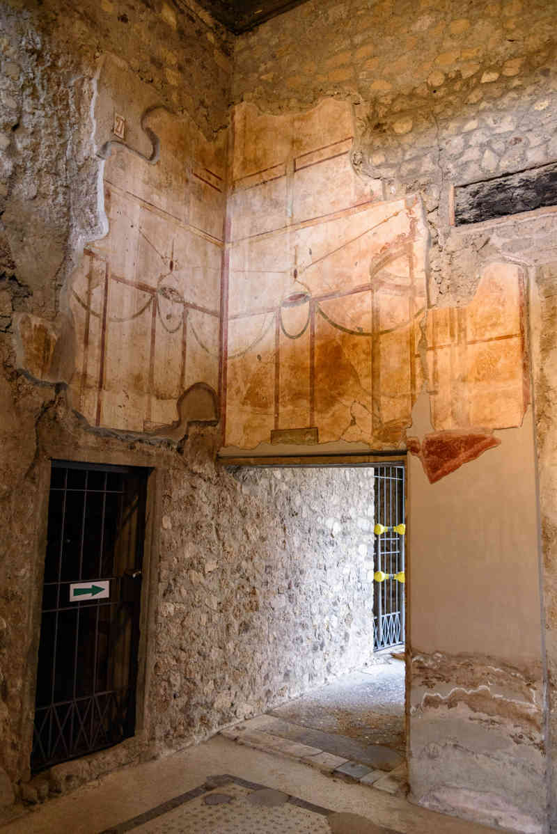 296 - Italia - Torre Annunziata - Villa Oplontis o Villa Poppea - Larario.jpg